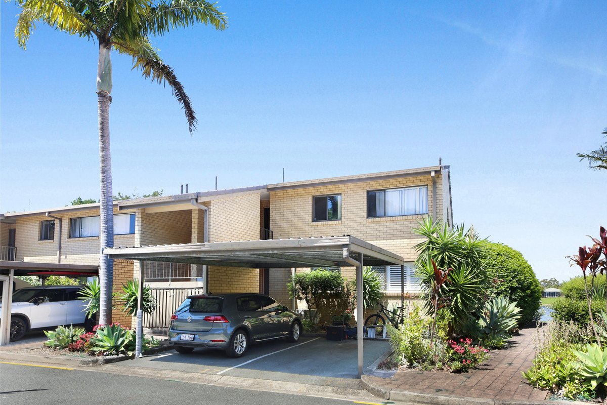 8/20-24 Barbet Place Burleigh Waters 16