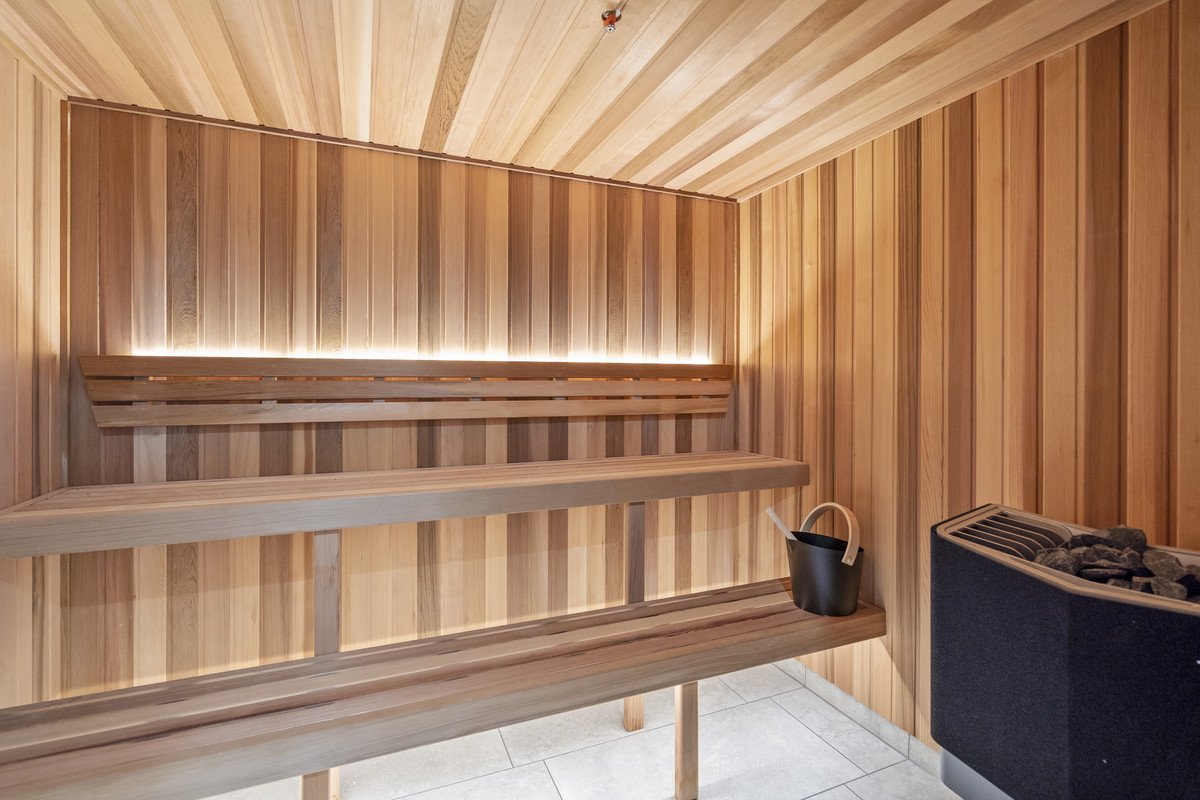 8/20 Executive Drive Burleigh Waters 14