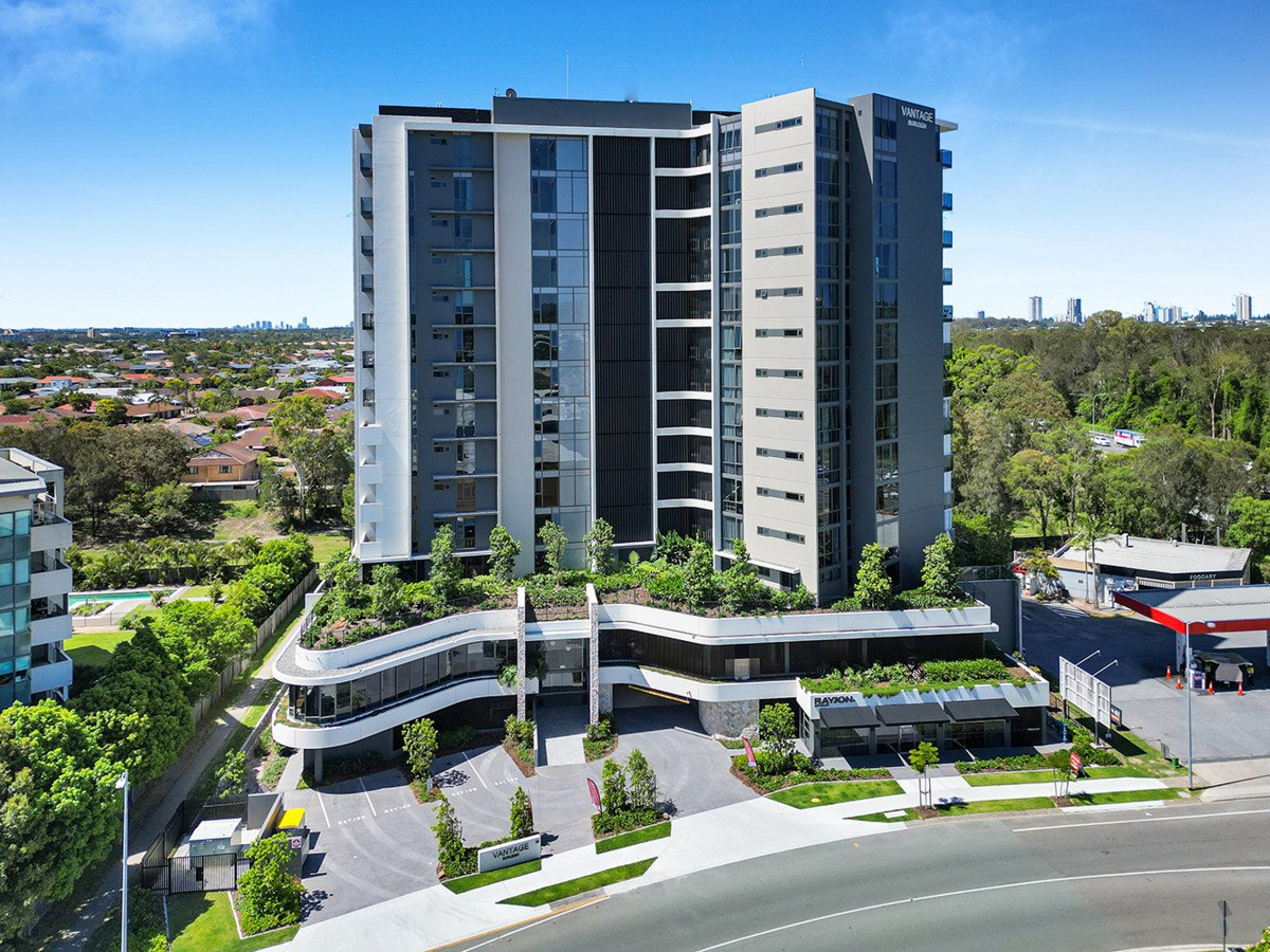8/20 Executive Drive Burleigh Waters 17