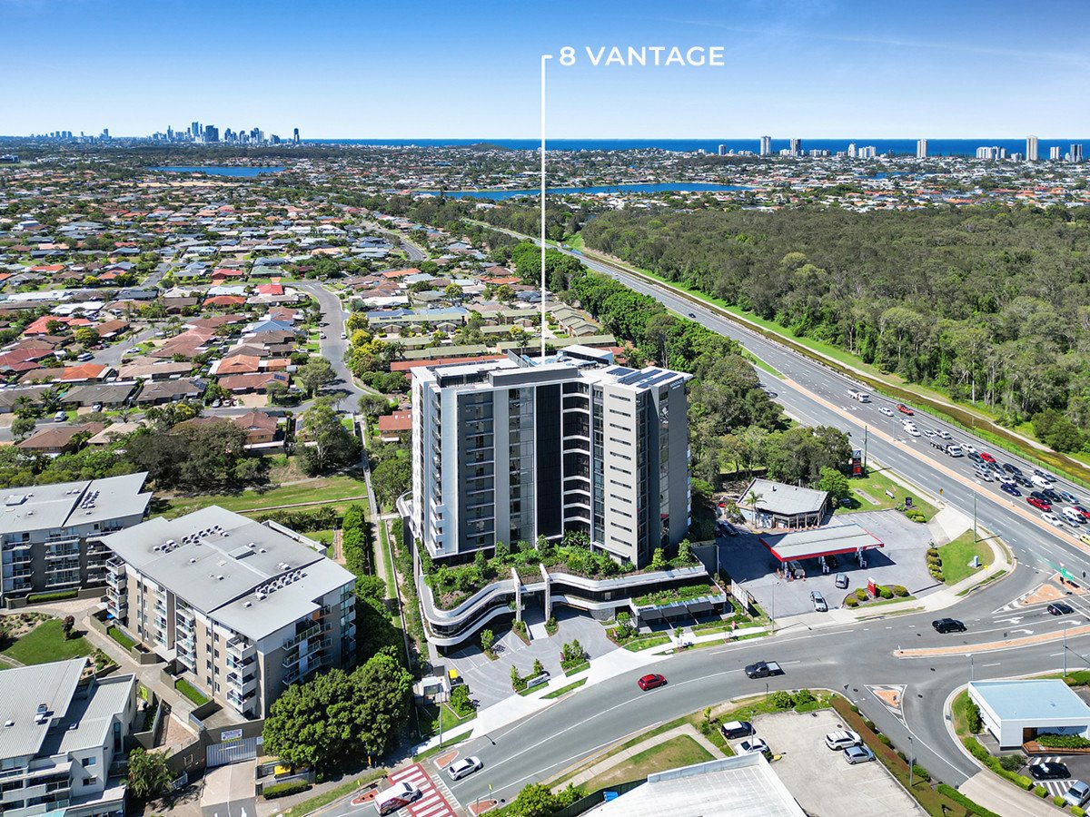 8/20 Executive Drive Burleigh Waters 1
