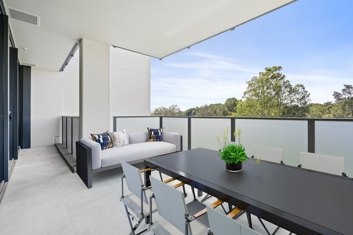 8/20 Executive Drive Burleigh Waters 6