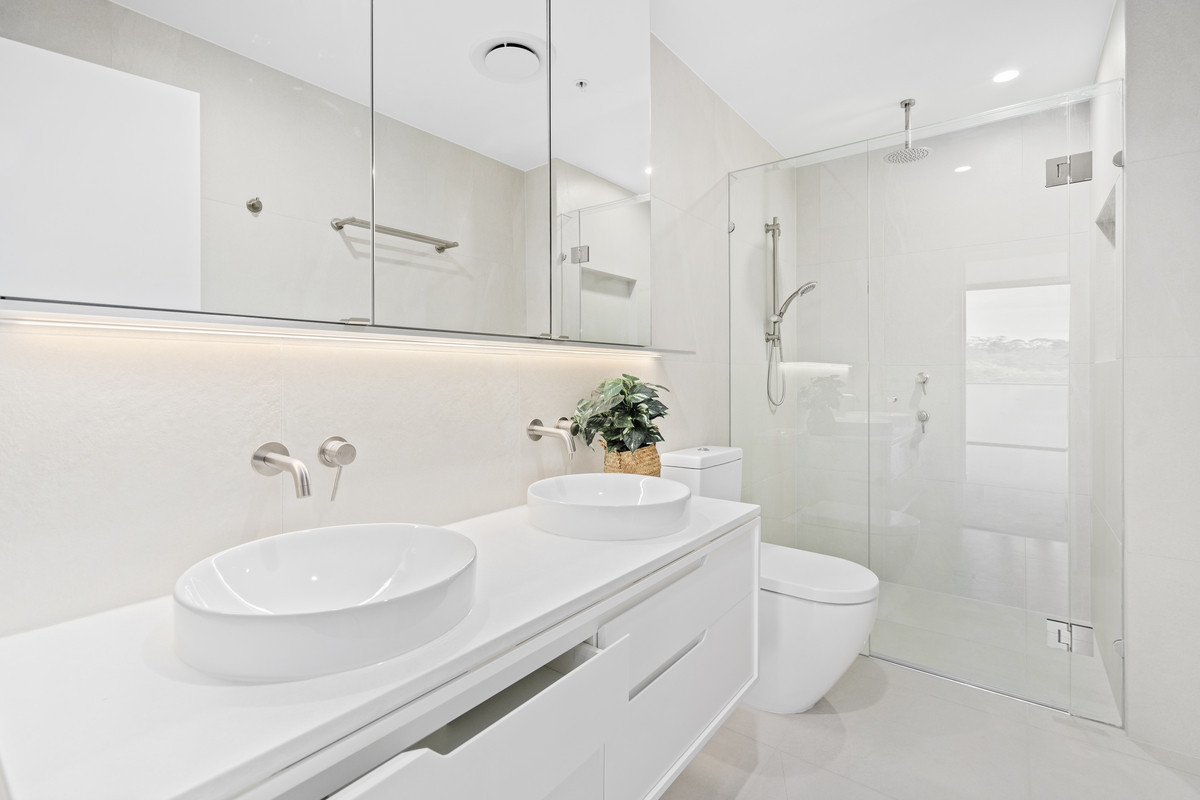 8/20 Executive Drive Burleigh Waters 8