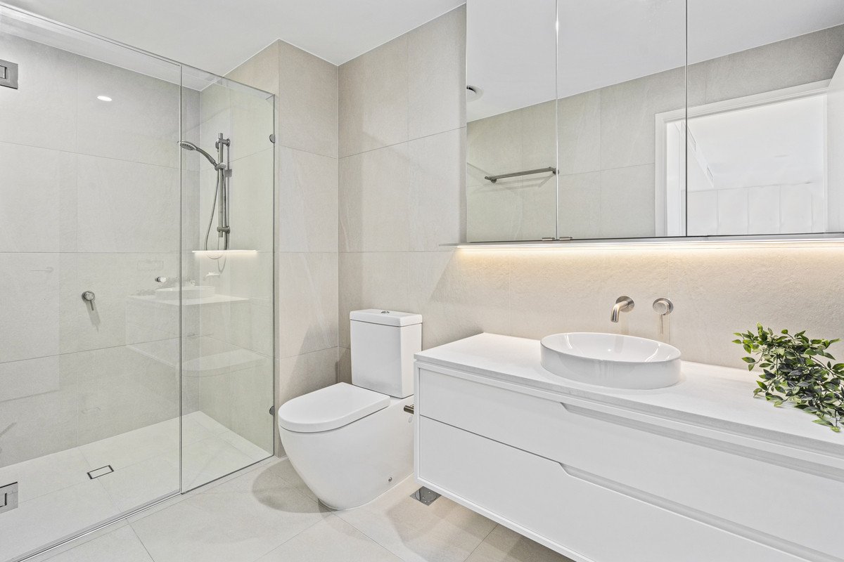 8/20 Executive Drive Burleigh Waters 10