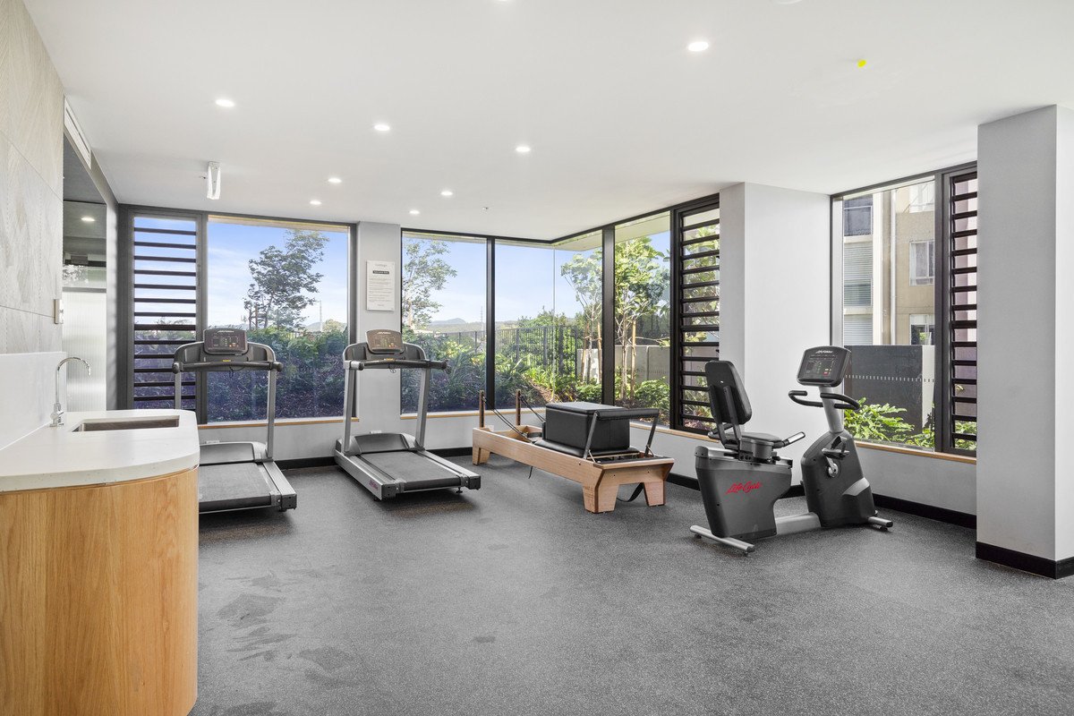 8/20 Executive Drive Burleigh Waters 12