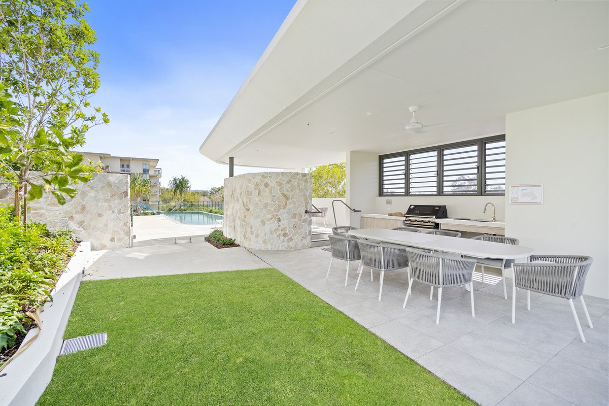 8/20 Executive Drive Burleigh Waters 13