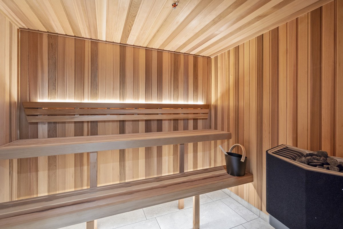 8/20 Executive Drive Burleigh Waters 14