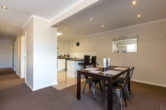 8/20 Lincoln Street LINDISFARNE 2