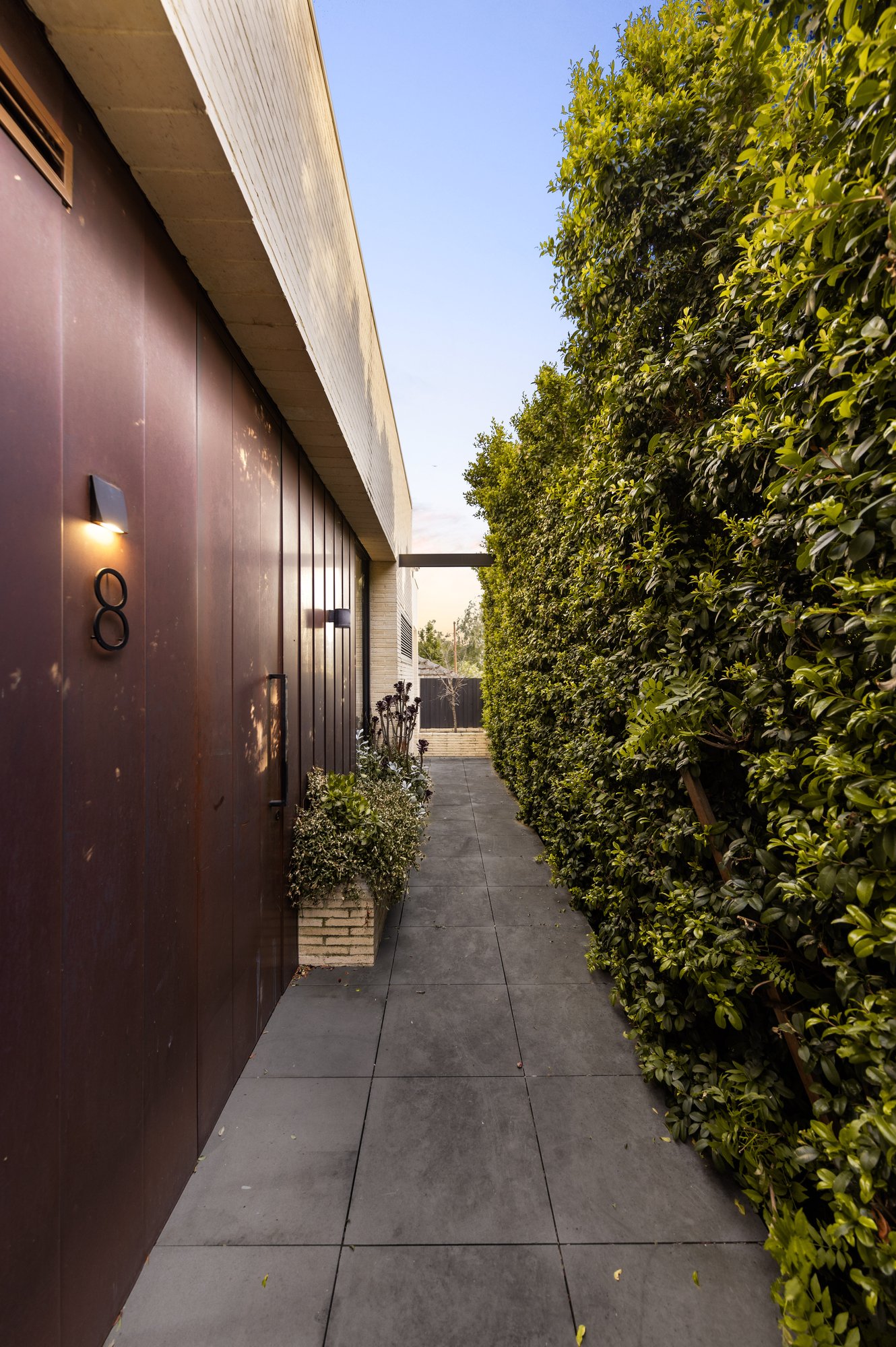 Gallery: 8/200 Cotham Road