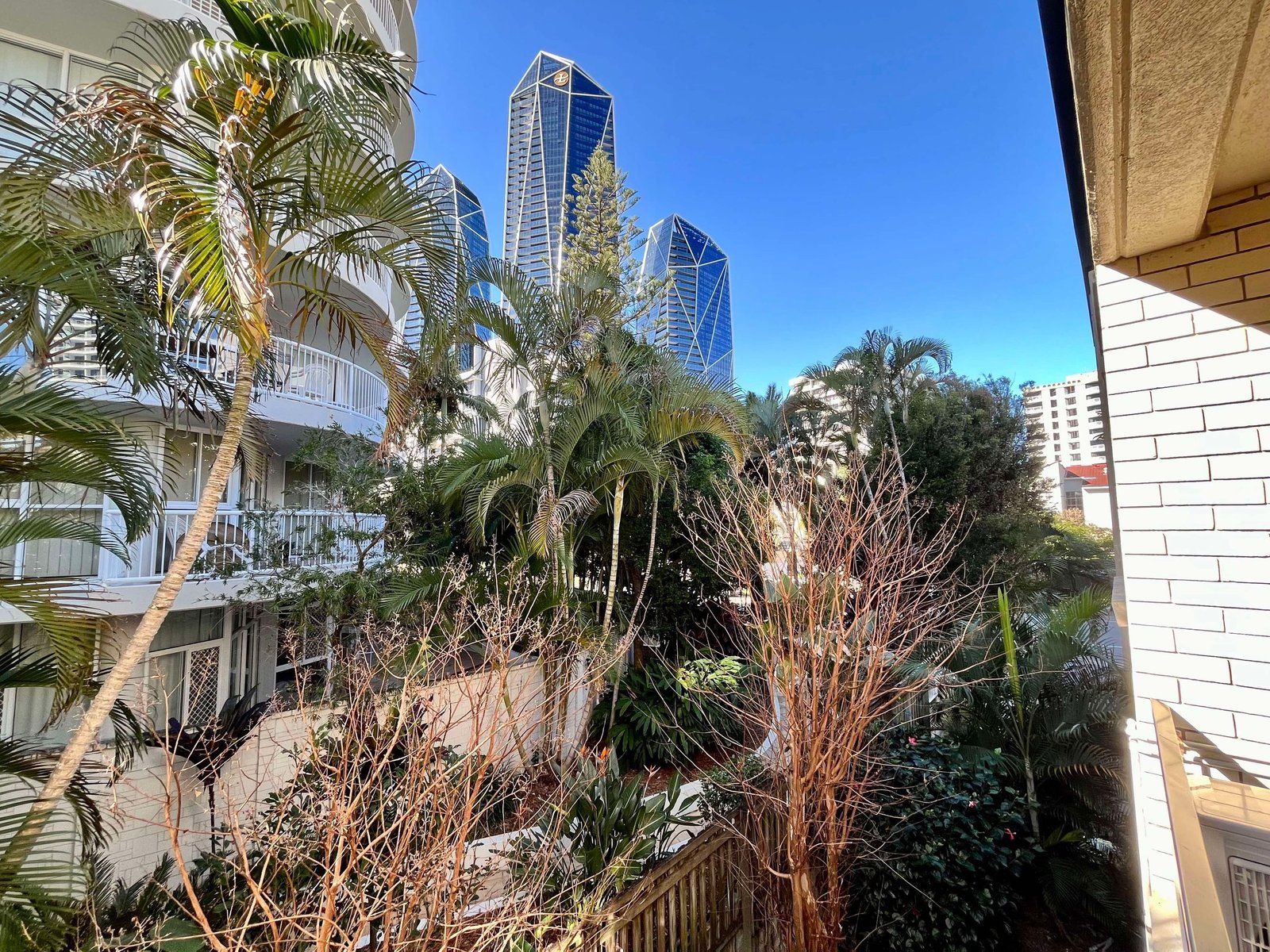 8/206 Surf Parade SURFERS PARADISE 11