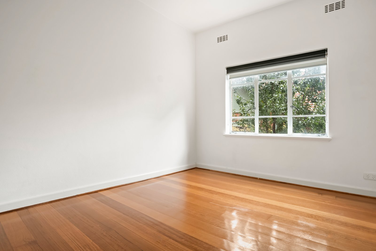 Real Estate and Property in 8/21 Mitford Street, St Kilda, VIC