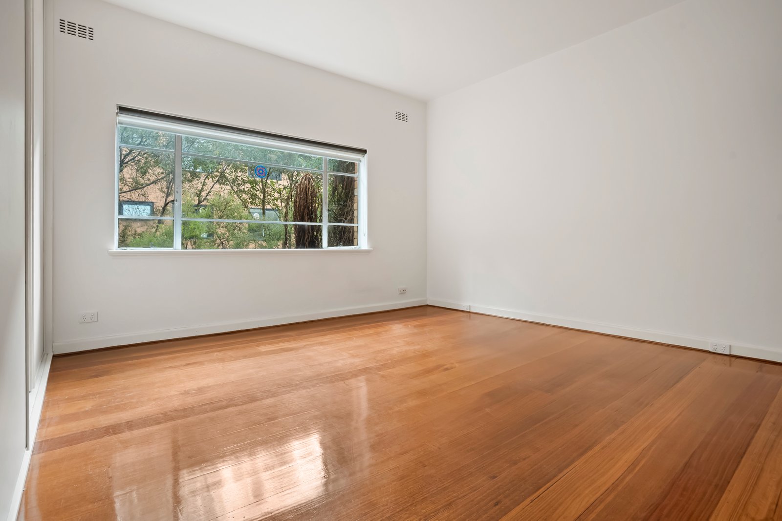 Real Estate and Property in 8/21 Mitford Street, St Kilda, VIC