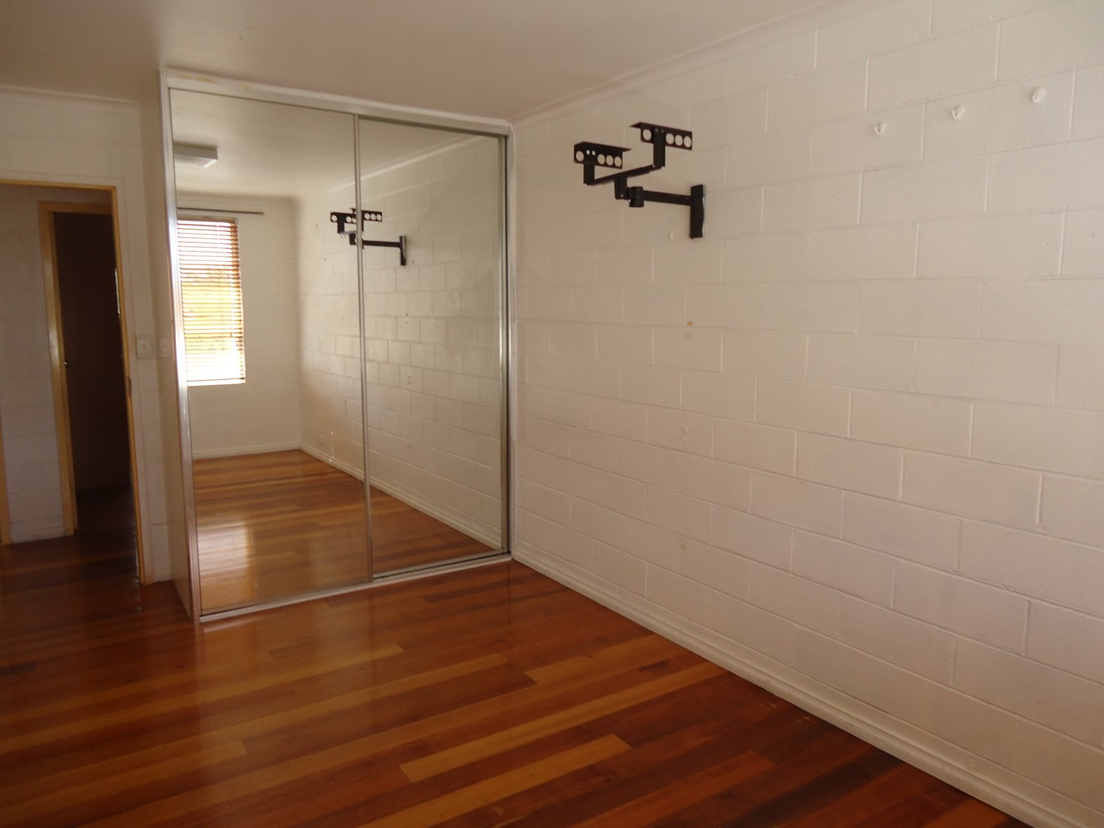 Gallery: 8/21 Roydon Street