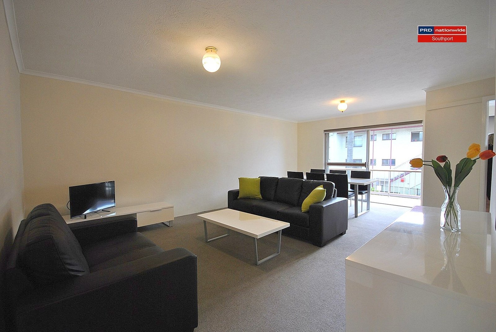 8/210 Scarborough Street SOUTHPORT 1