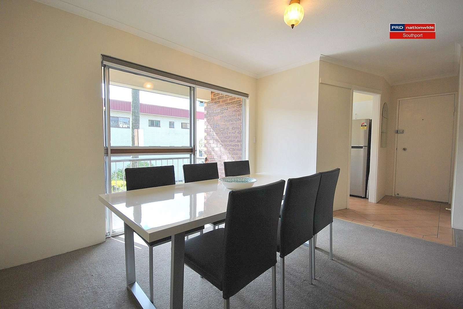 8/210 Scarborough Street SOUTHPORT 2