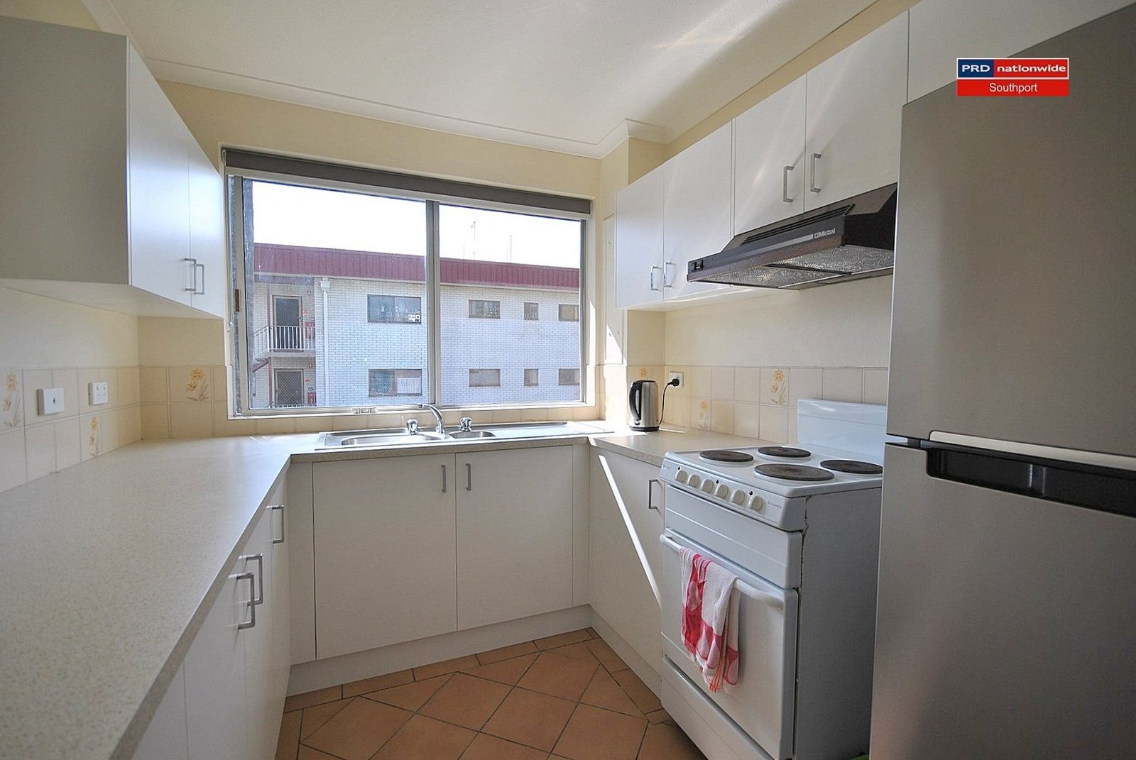 8/210 Scarborough Street SOUTHPORT 3