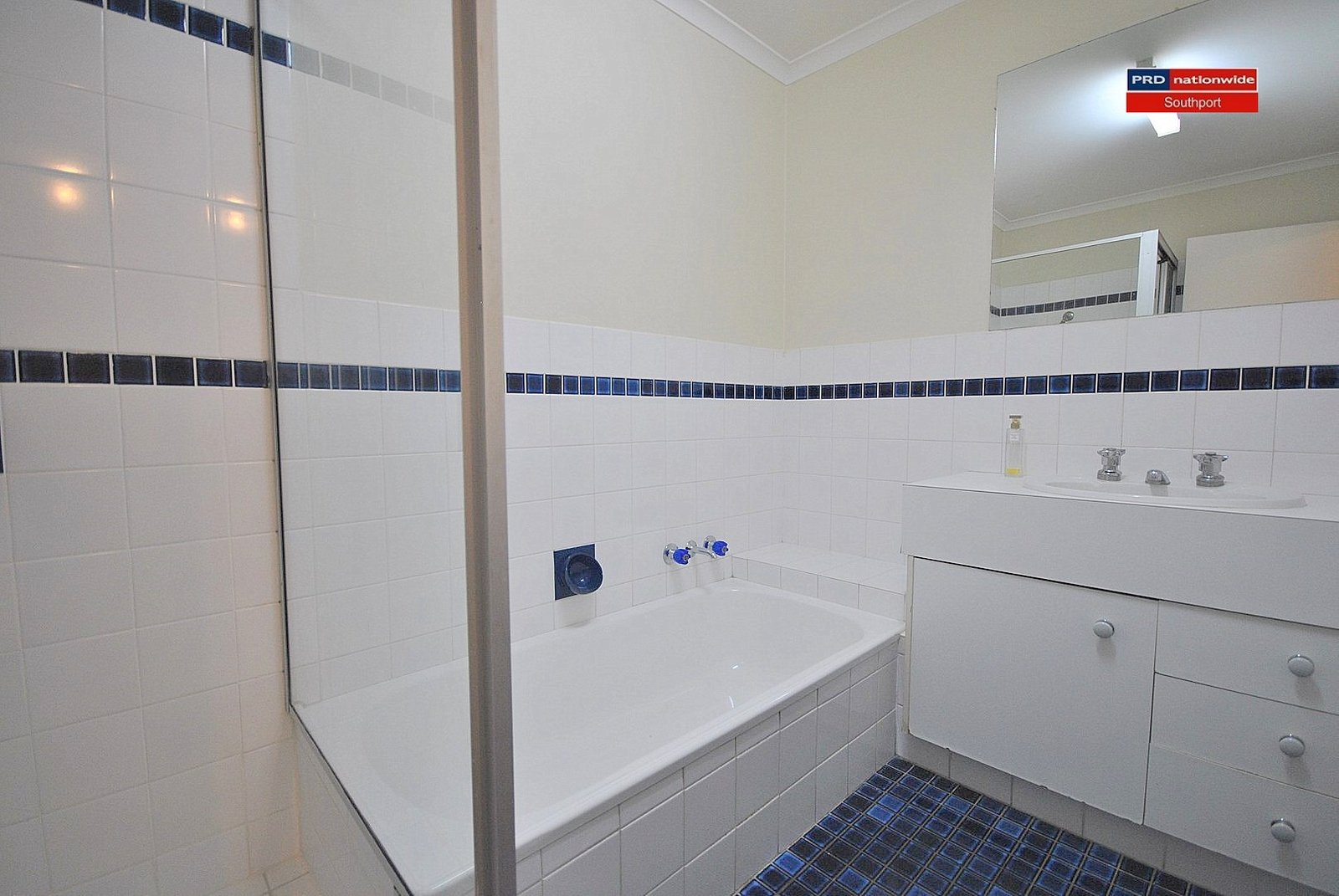 8/210 Scarborough Street SOUTHPORT 8