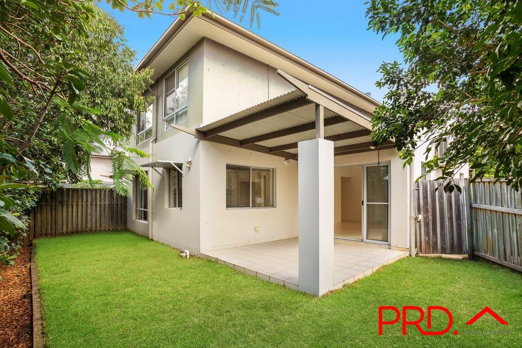 8/215 Benowa Road BENOWA 2