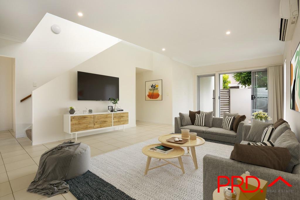 8/215 Benowa Road BENOWA 3