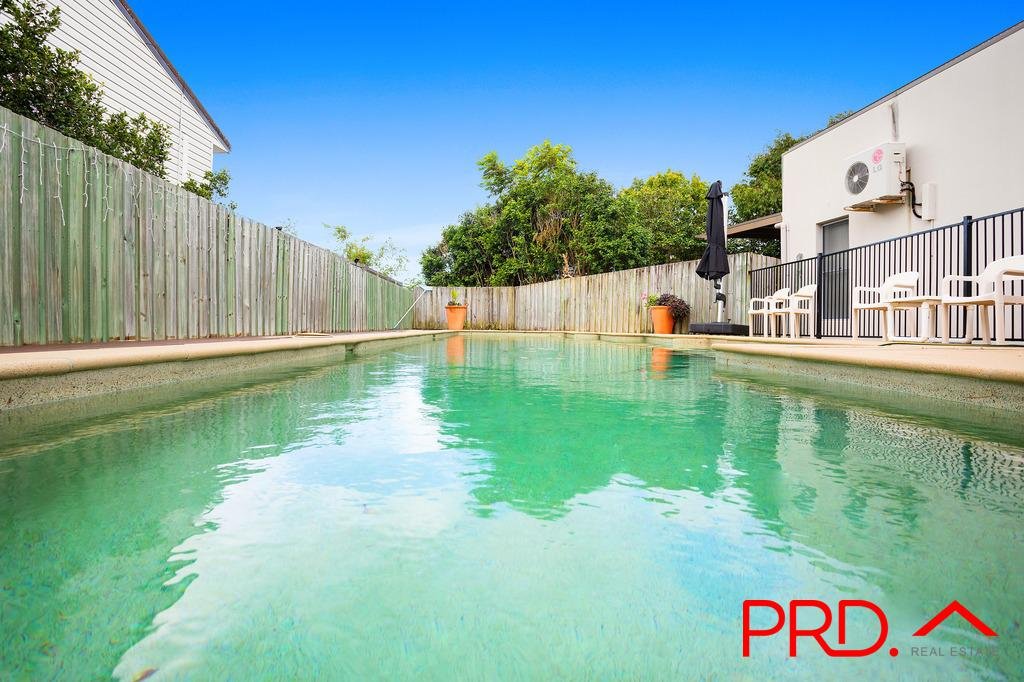 8/215 Benowa Road BENOWA 12