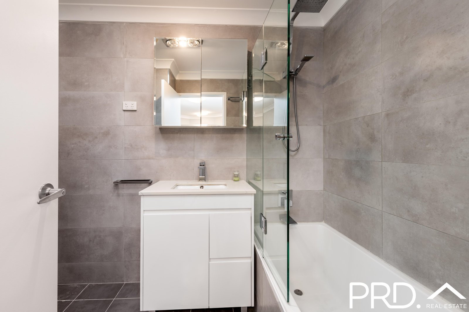 82/169 Horsley Road PANANIA 8