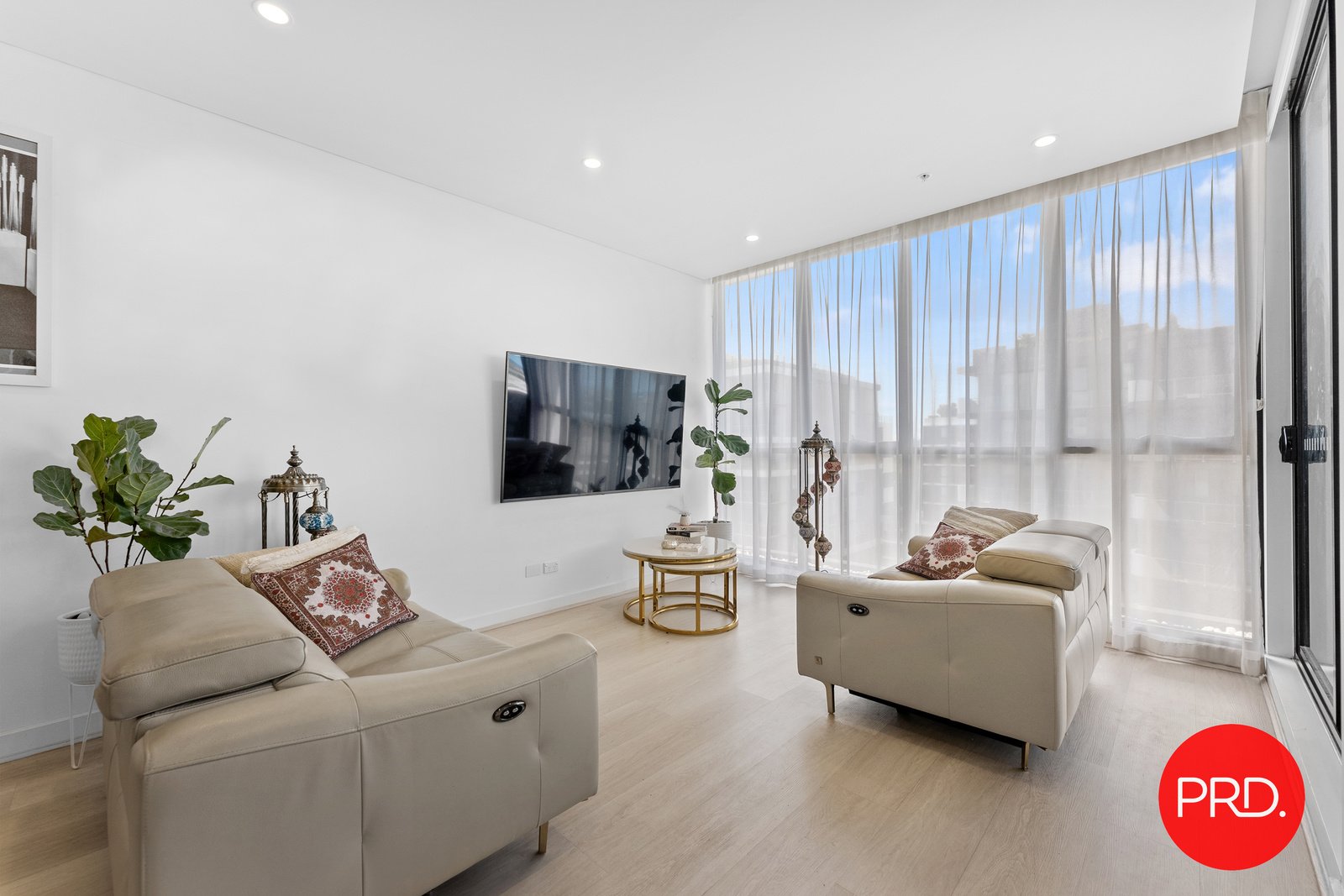 821/93 Regent Street KOGARAH 3