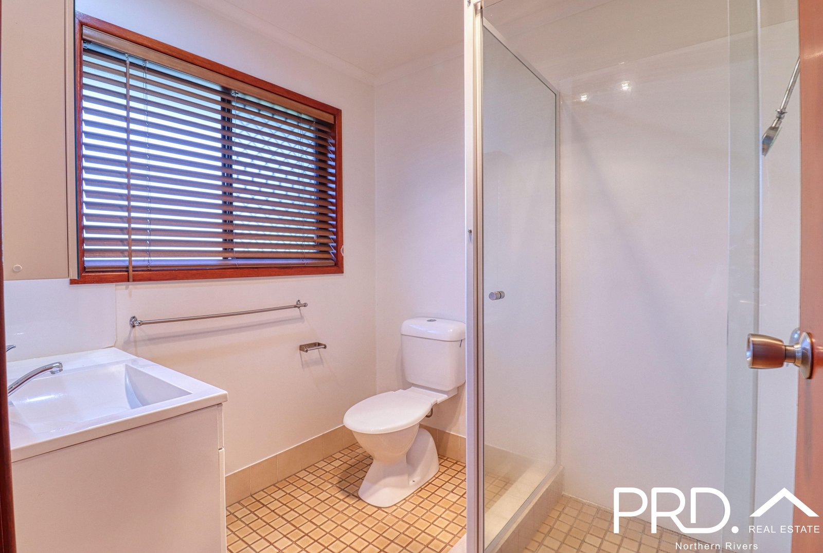 8/22 East Street CASINO 5