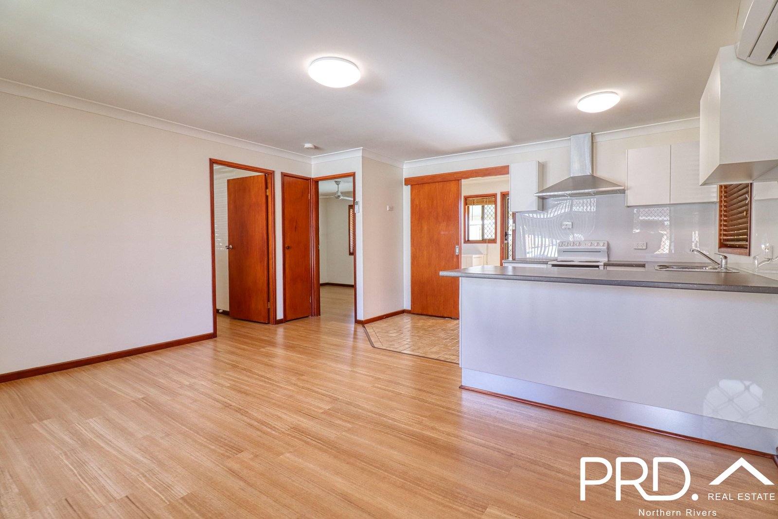 8/22 East Street CASINO 4