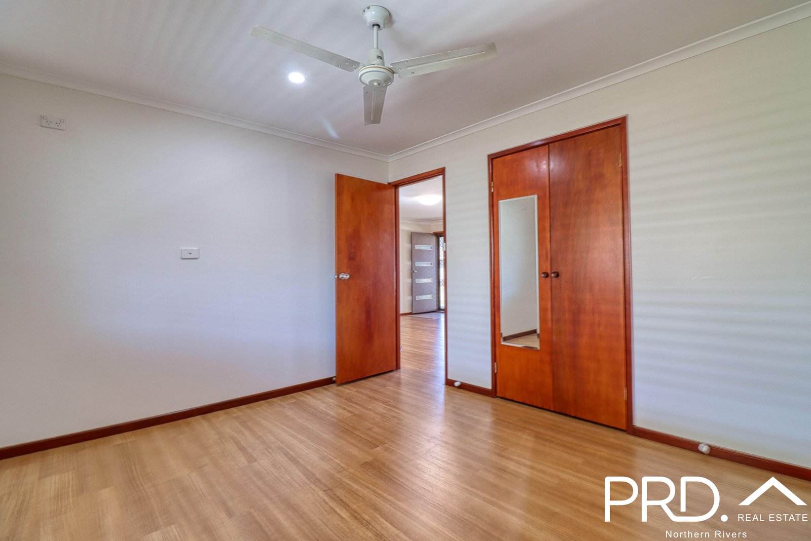 8/22 East Street CASINO 9