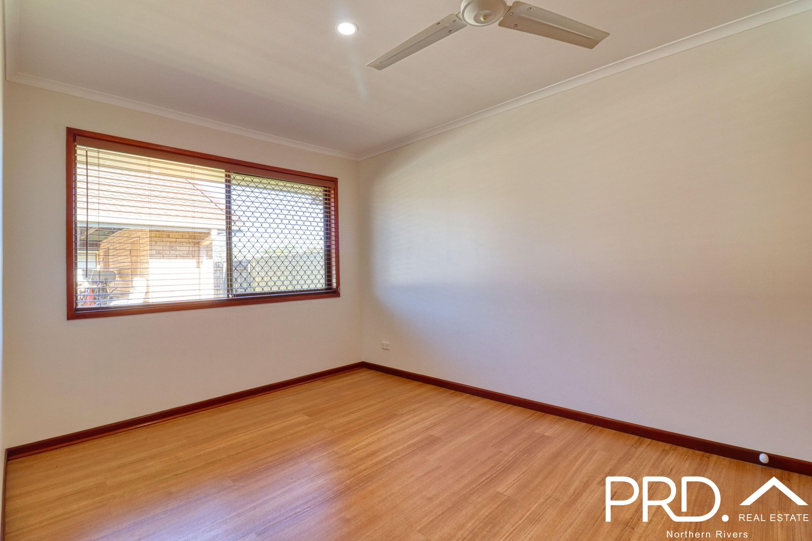 8/22 East Street CASINO 8