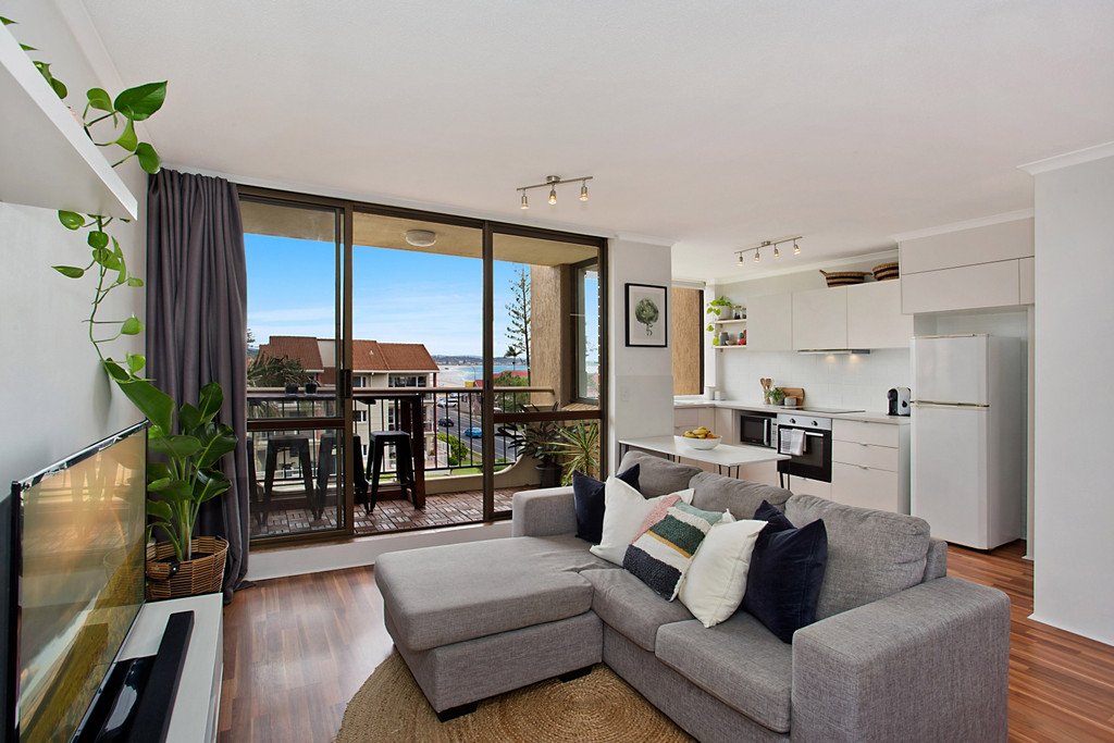 8/22 Marine Pde  COOLANGATTA 1