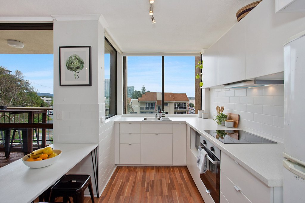 8/22 Marine Pde  COOLANGATTA 2
