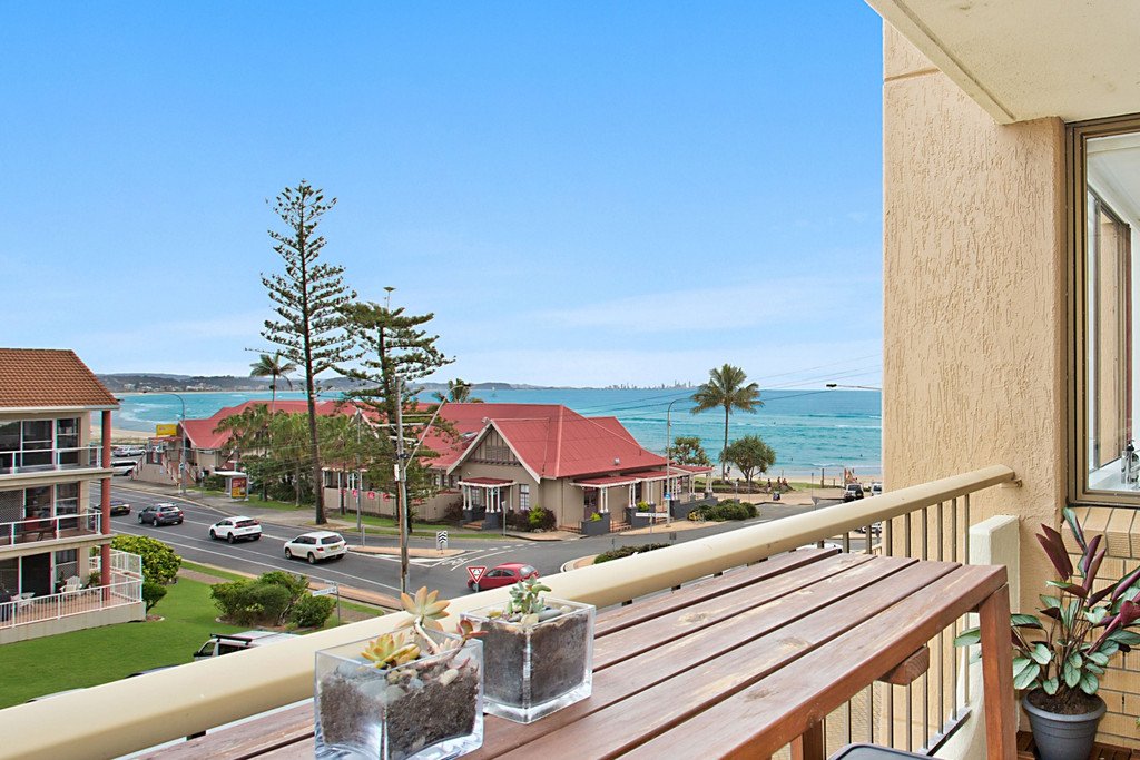 8/22 Marine Pde  COOLANGATTA 4
