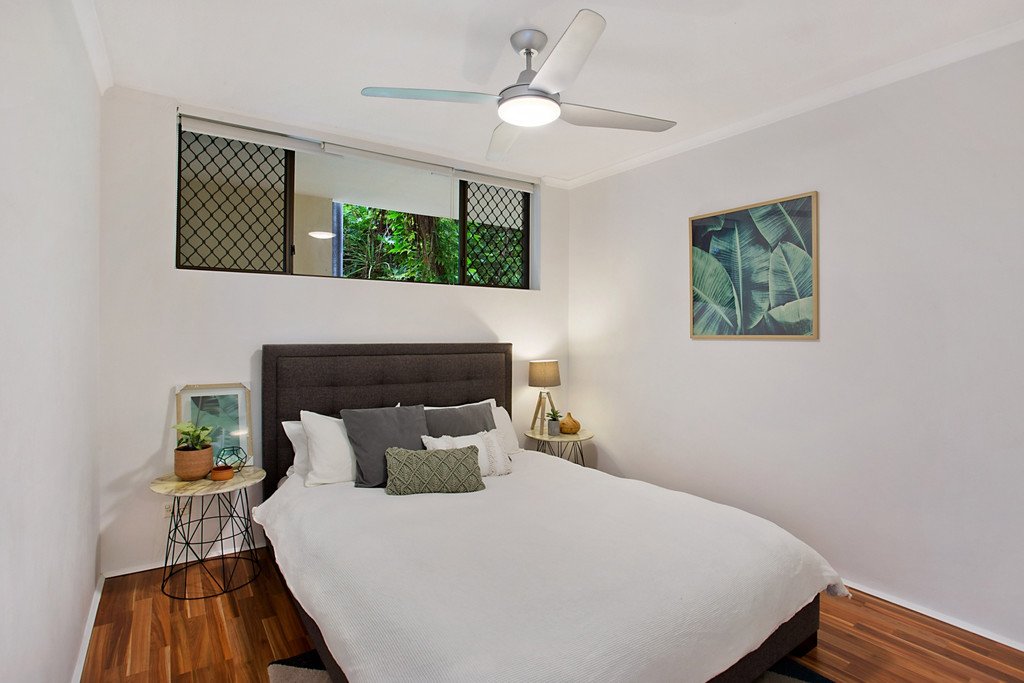 8/22 Marine Pde  COOLANGATTA 5