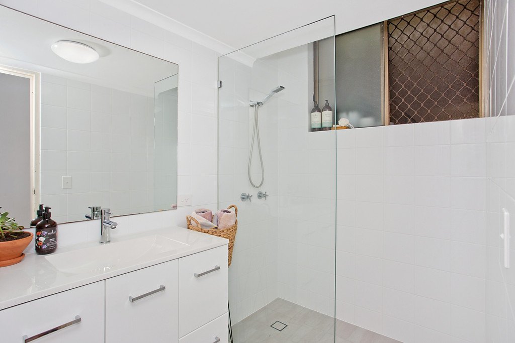 8/22 Marine Pde  COOLANGATTA 6
