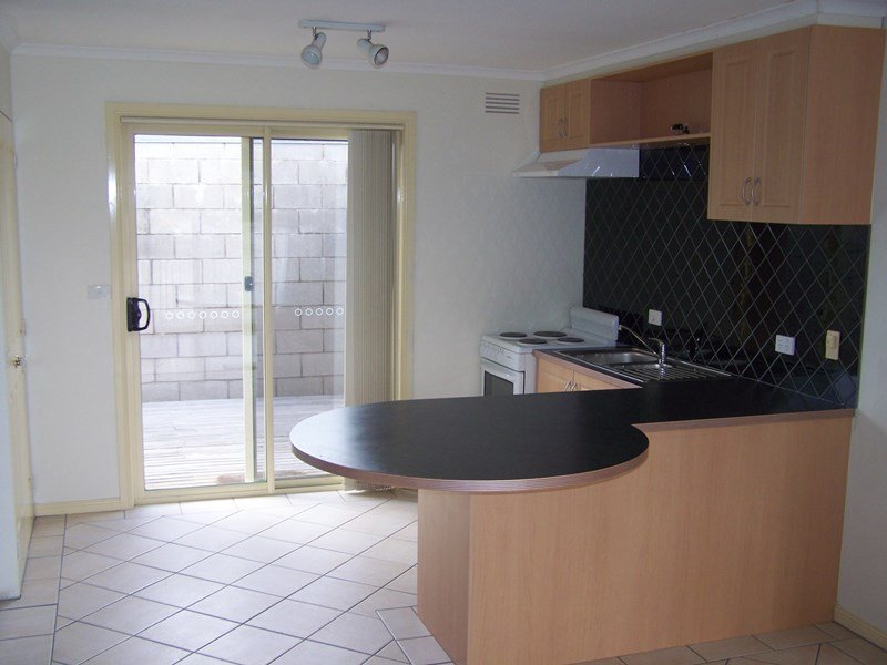 Gallery: 8/22 Northam Avenue