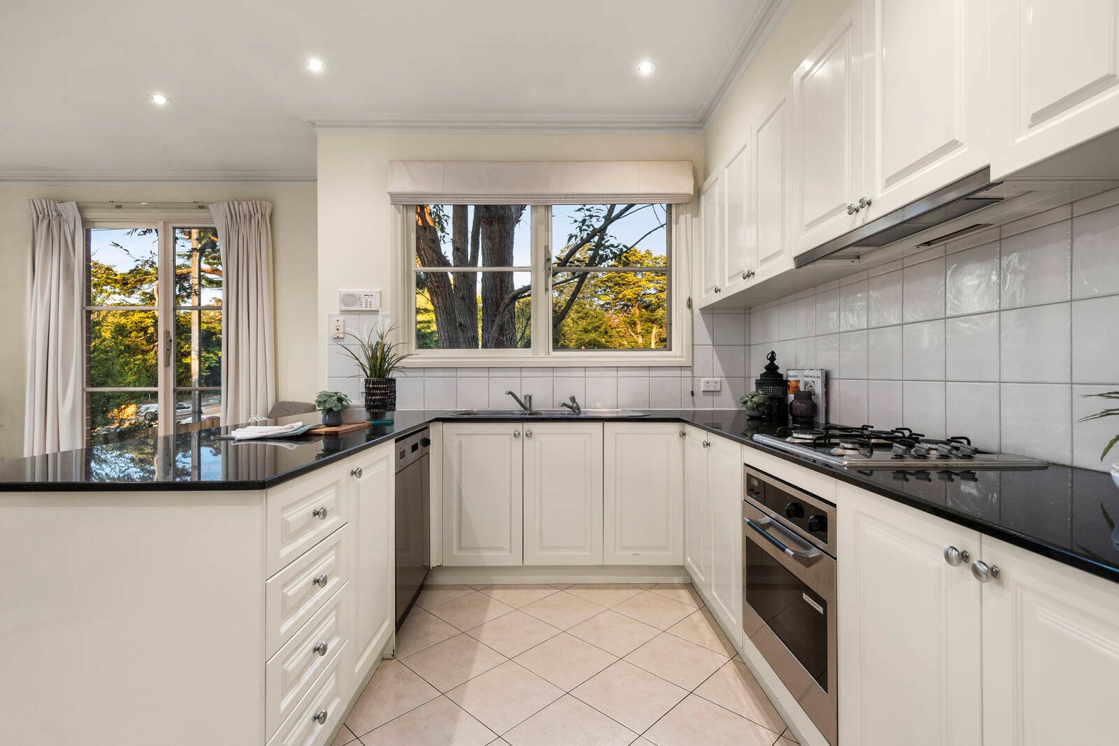 Real Estate and Property in 8/228 Foote Street, Templestowe, VIC