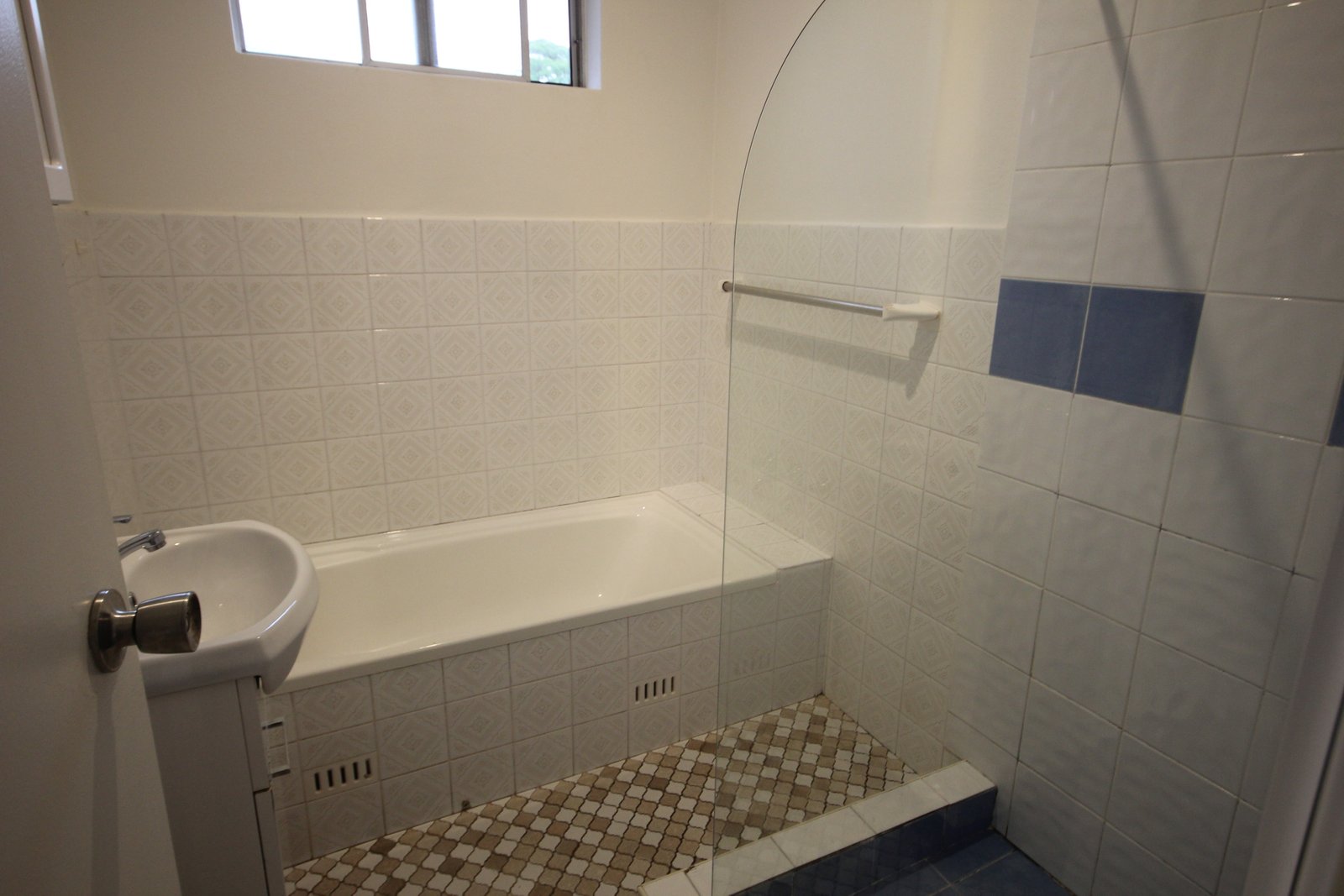 8/23-25 Bellevue Parade HURSTVILLE 3