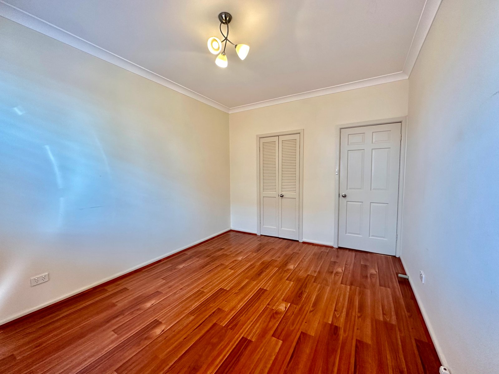 8/23-25 Fontainebleau Street SANS SOUCI 4