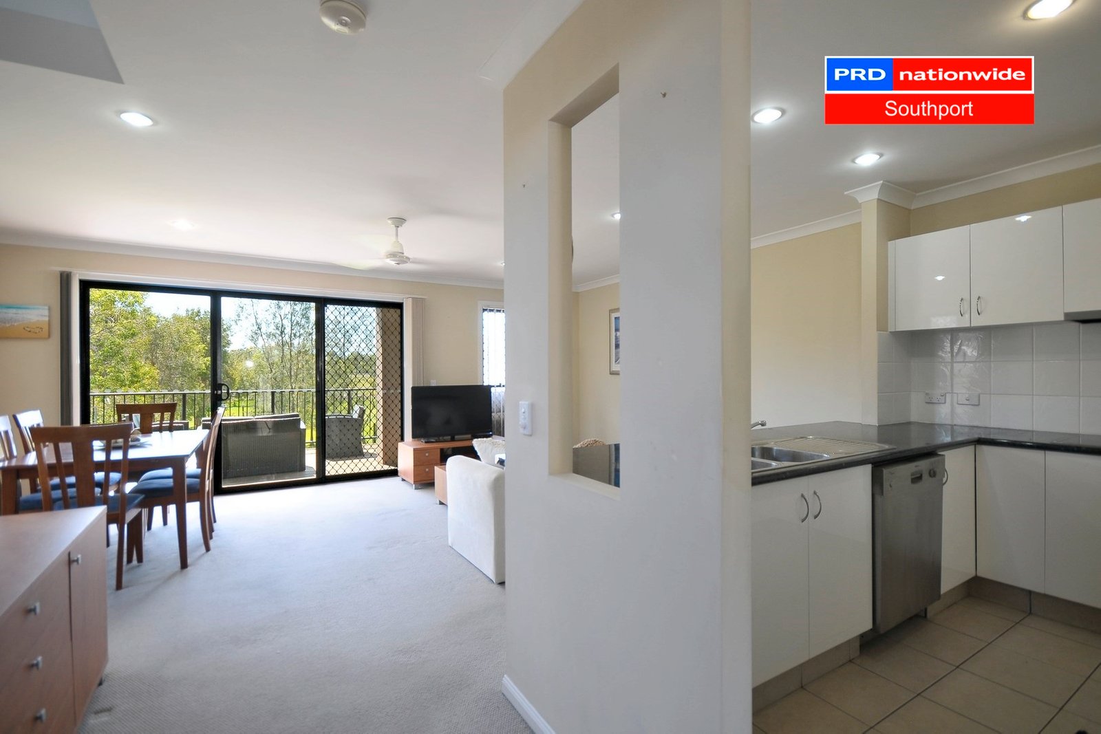 8/23 Bourton Road MERRIMAC 2