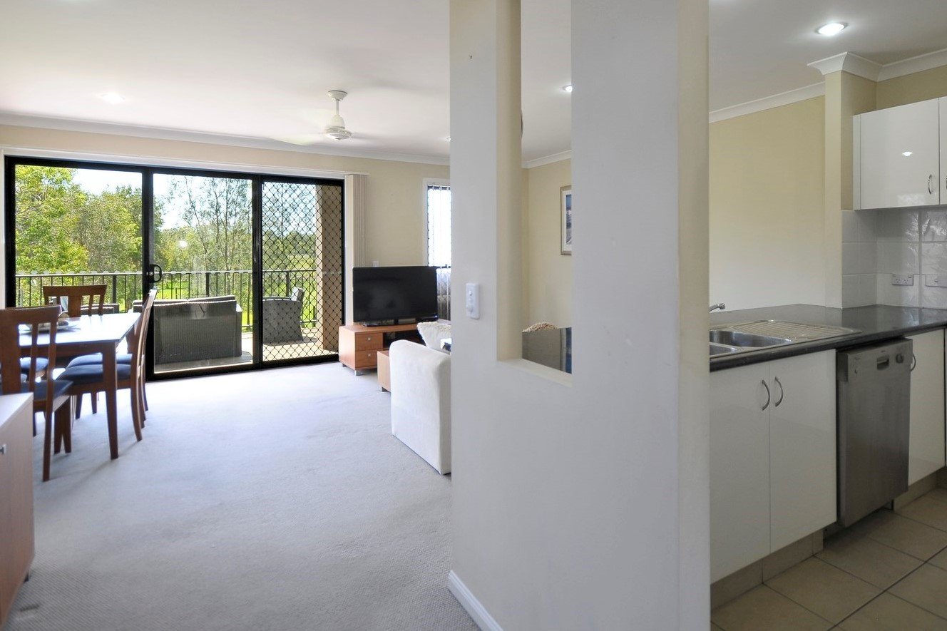 8/23 Bourton Road MERRIMAC 2