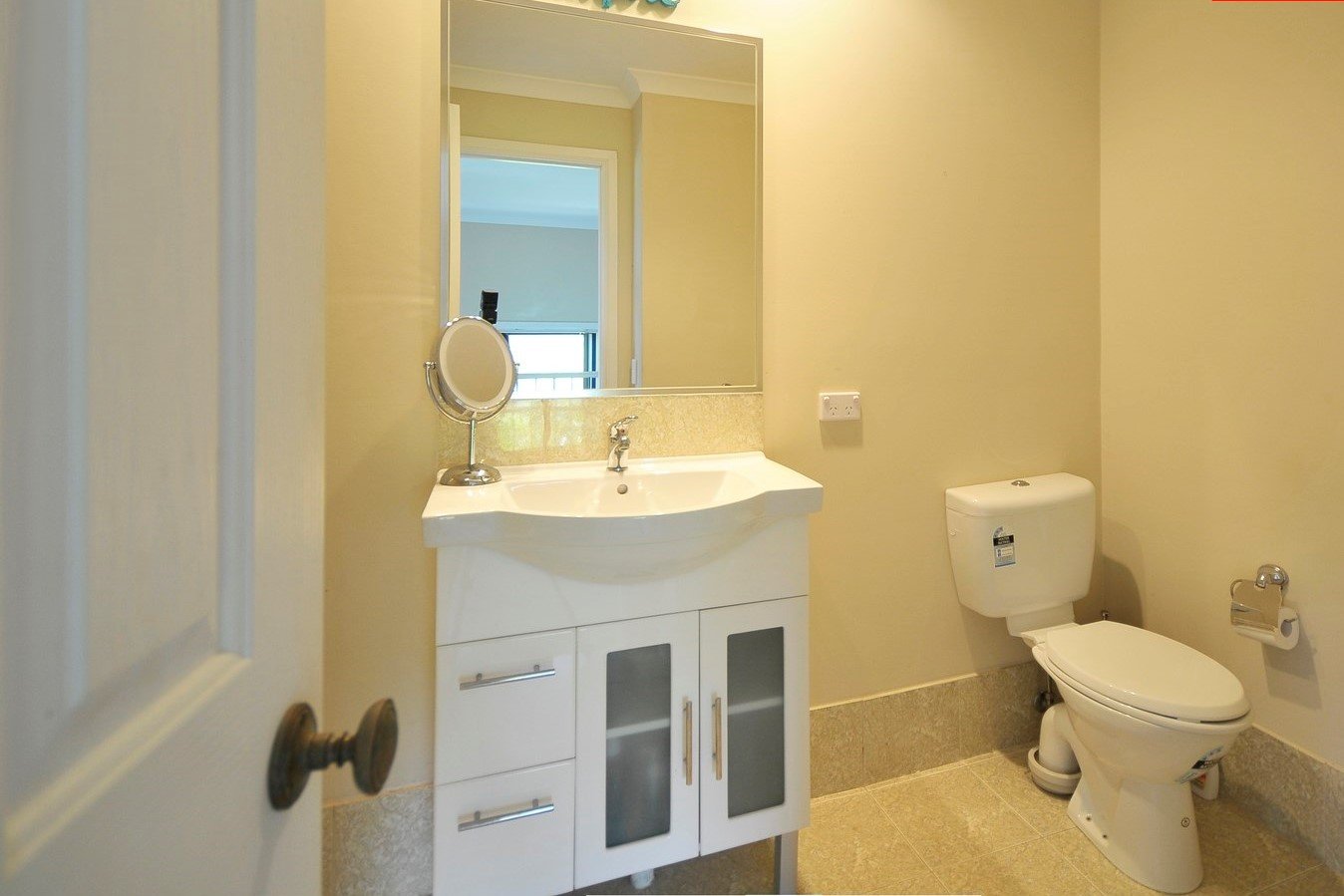 8/23 Bourton Road MERRIMAC 8