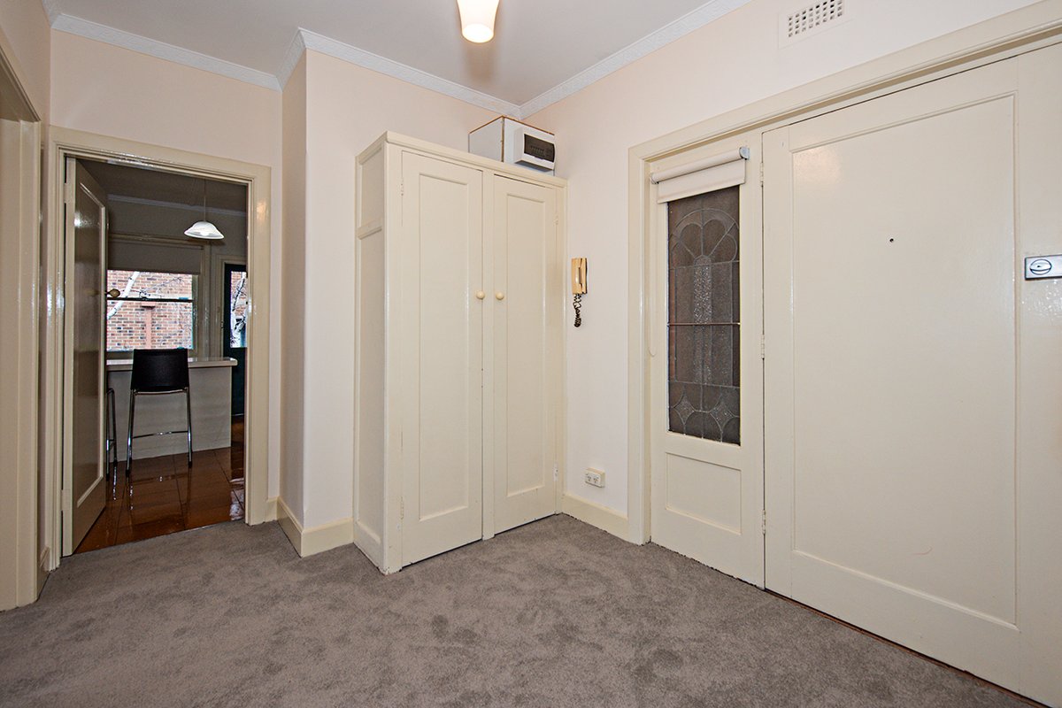 Gallery: 8/237 Dandenong Road