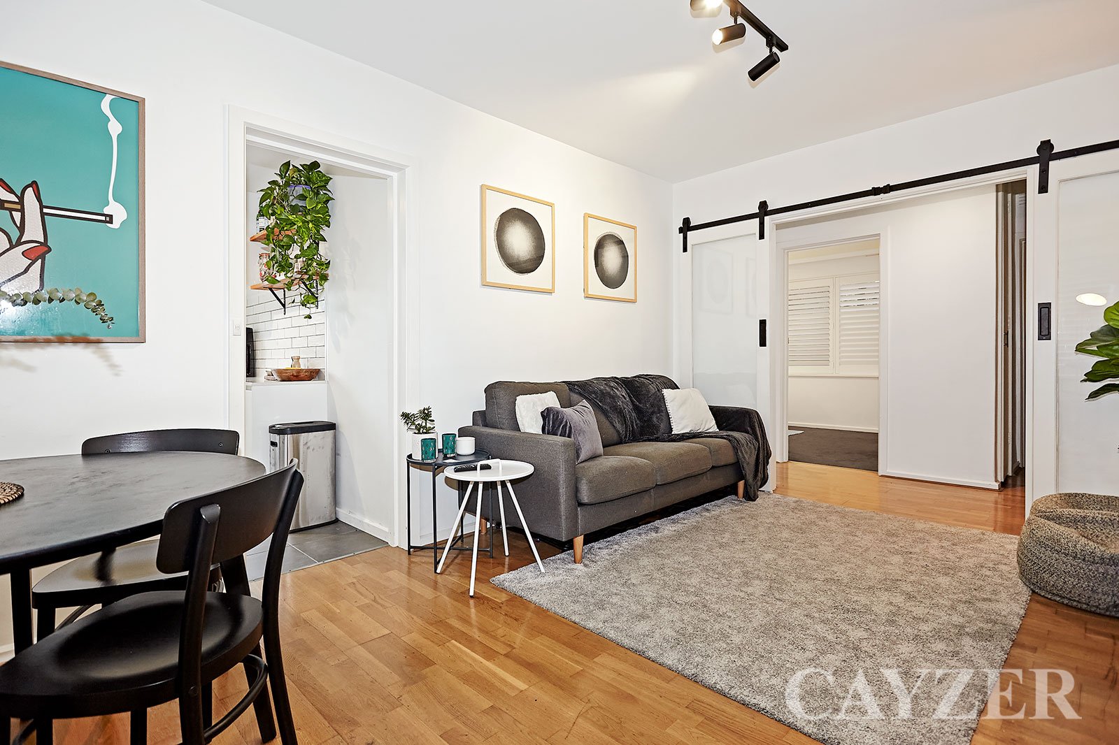 Gallery: 8/24 Loch Street