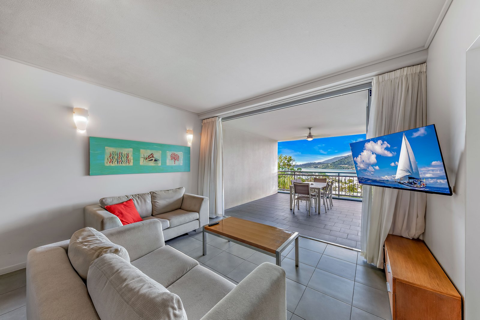 824/9a Hermitage Drive AIRLIE BEACH 6