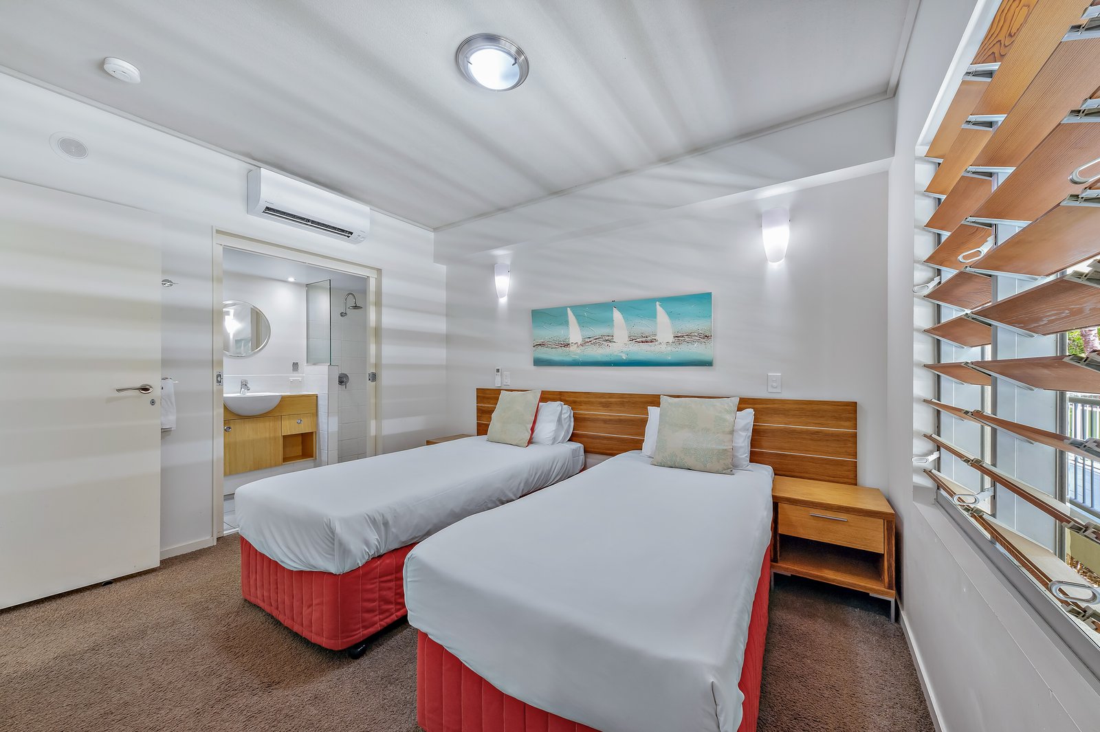 824/9a Hermitage Drive AIRLIE BEACH 8