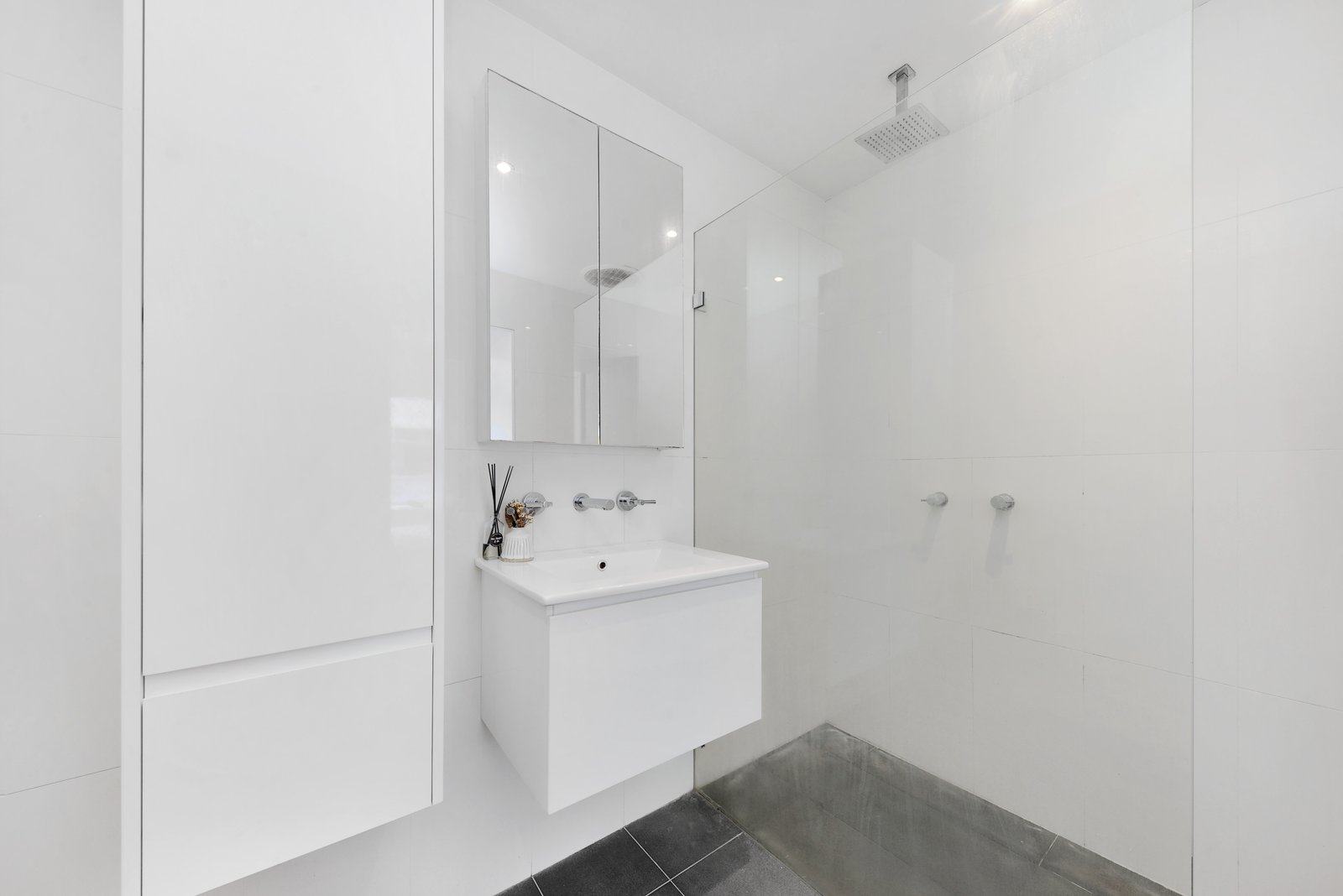 8/25-27 Gannon Avenue DOLLS POINT 6