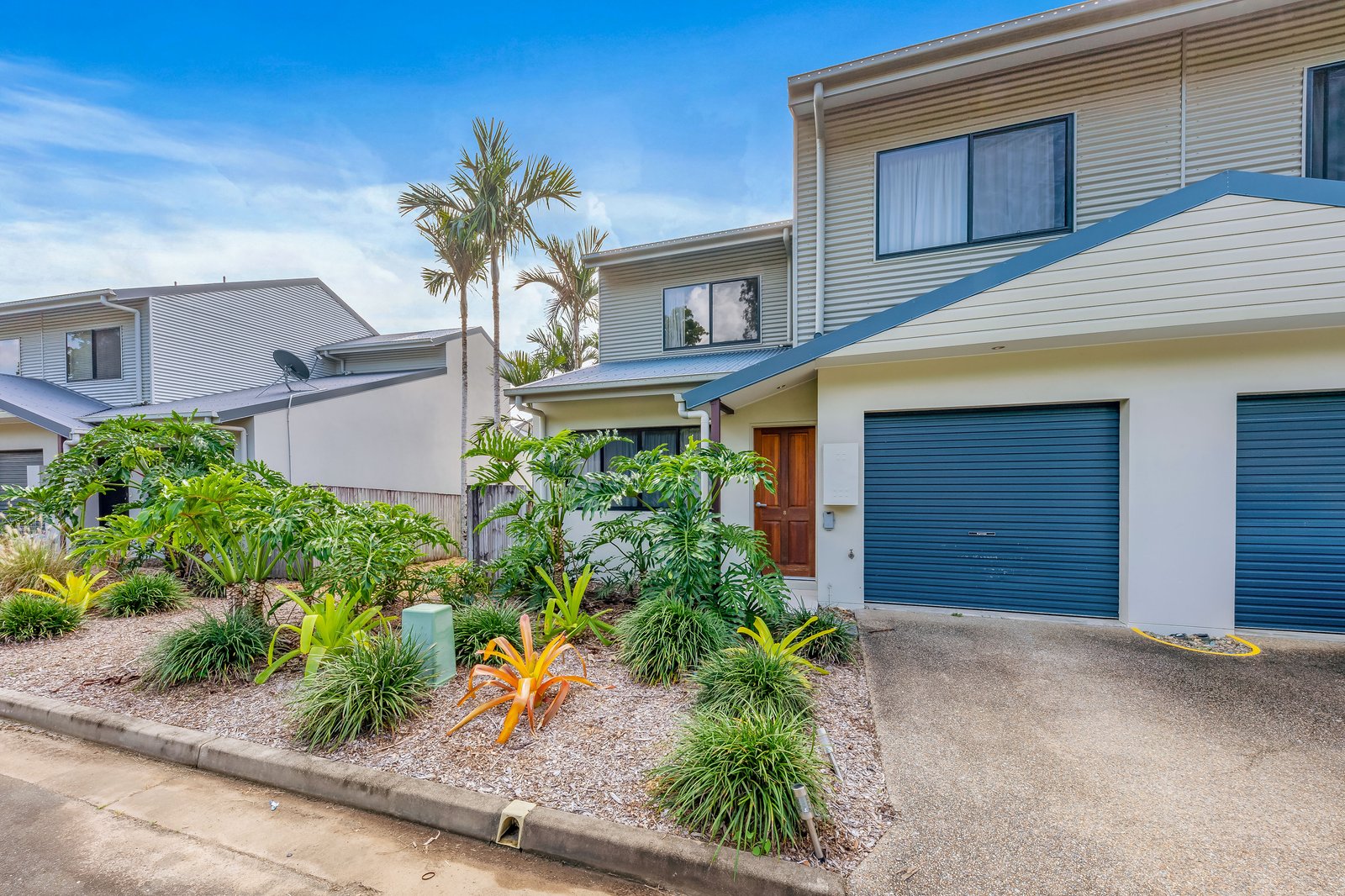 8/25 Abell Road CANNONVALE 3