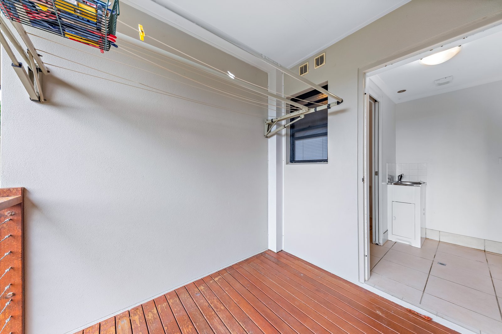 8/25 Abell Road CANNONVALE 6