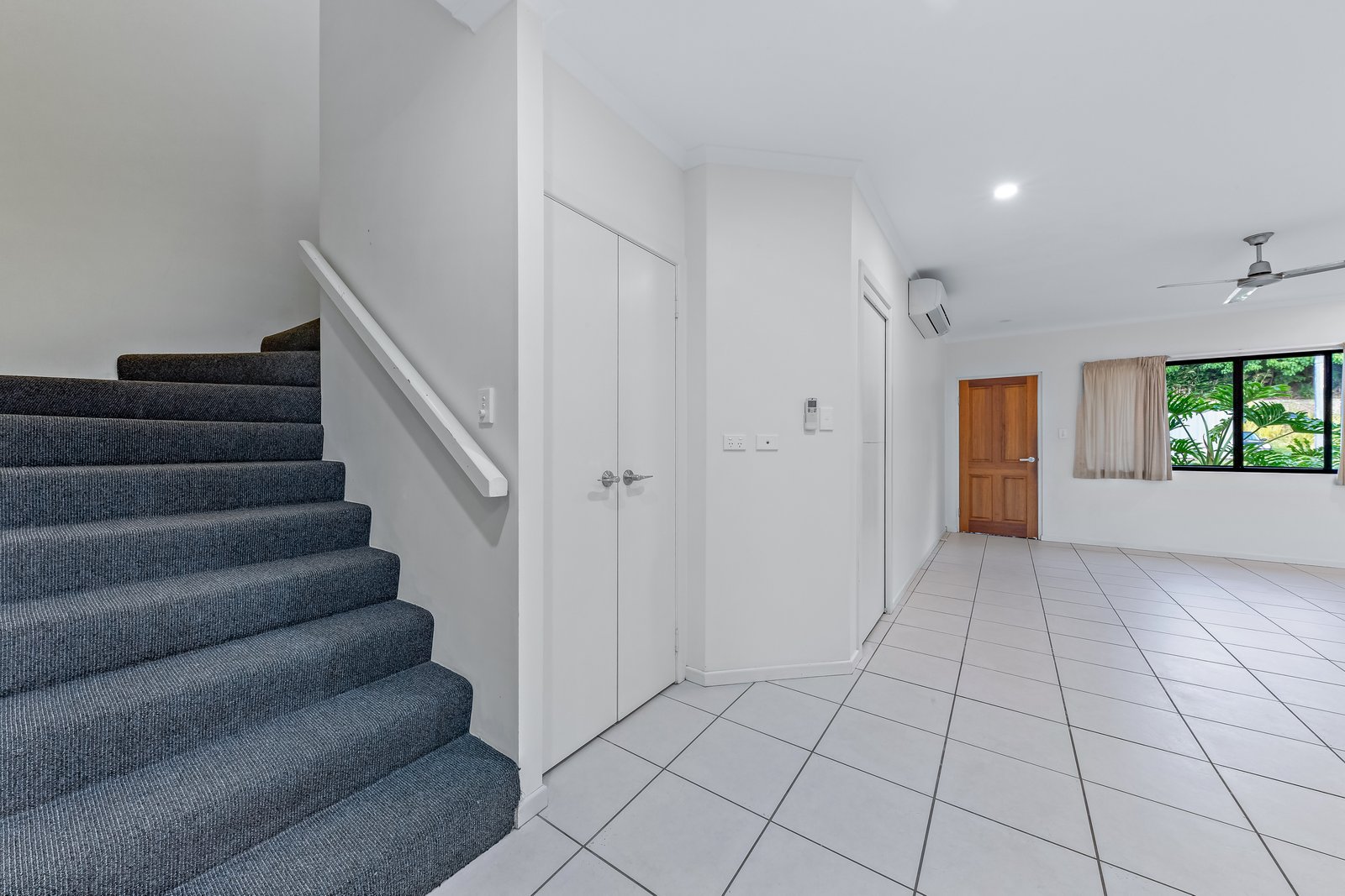 8/25 Abell Road CANNONVALE 11