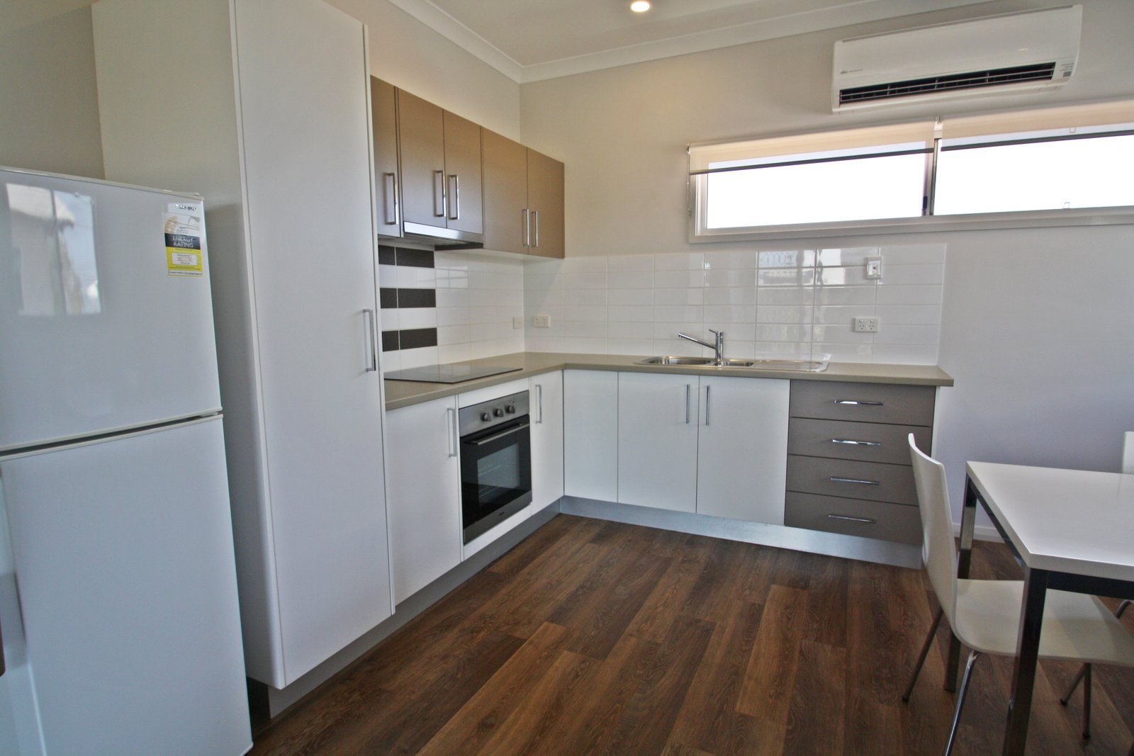 8/25 Dalmatio Street BILINGURR 6